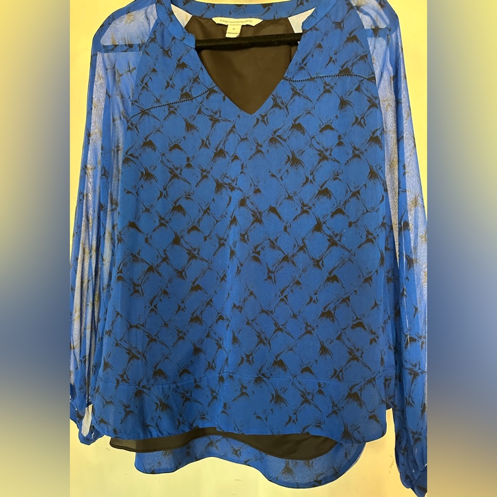DIANE VON FURSTENBERG Silk Blue Patterned Women's Blouse